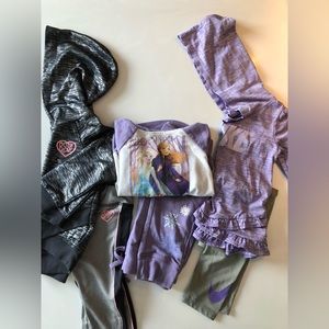 Toddler girls bundle 3T in great condition. Nike, body glove and Disney.